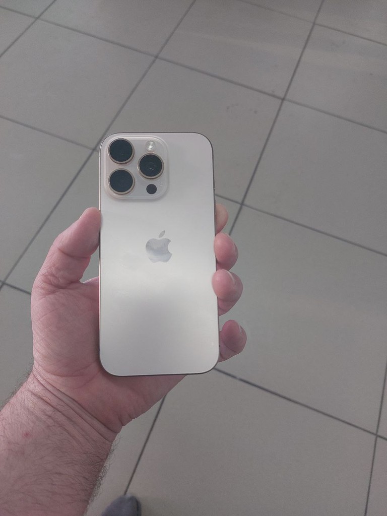 Apple iPhone 16 Pro - ideal condition, original 2 cases image 1