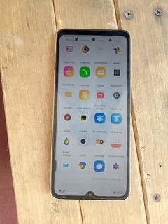 Pocco C61, 64GB — orqa barmoq sensor siniq