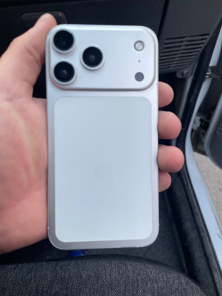 iPhone 17, 128GB, USED image 2