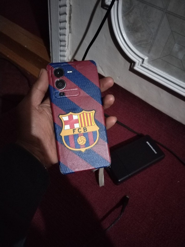 Vivo S15 12GB RAM + 256GB, yaxshi holatda image 2