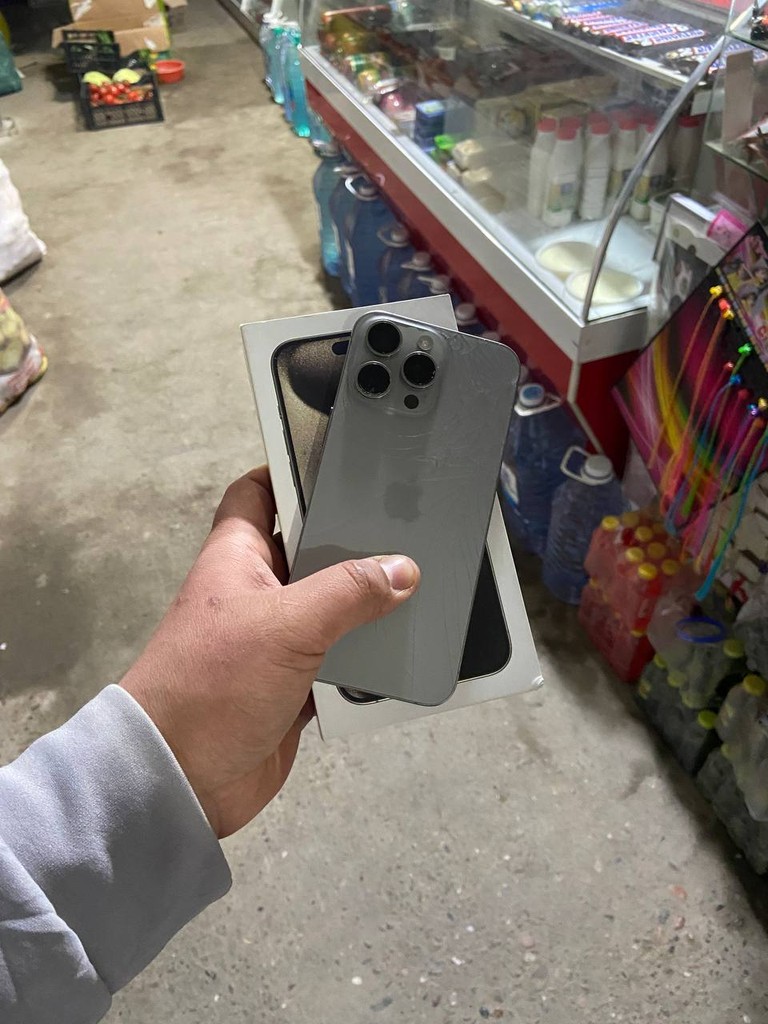 iPhone 15 Pro Max 256GB Titan, 10/10, eSIM, 85% batareya image 2