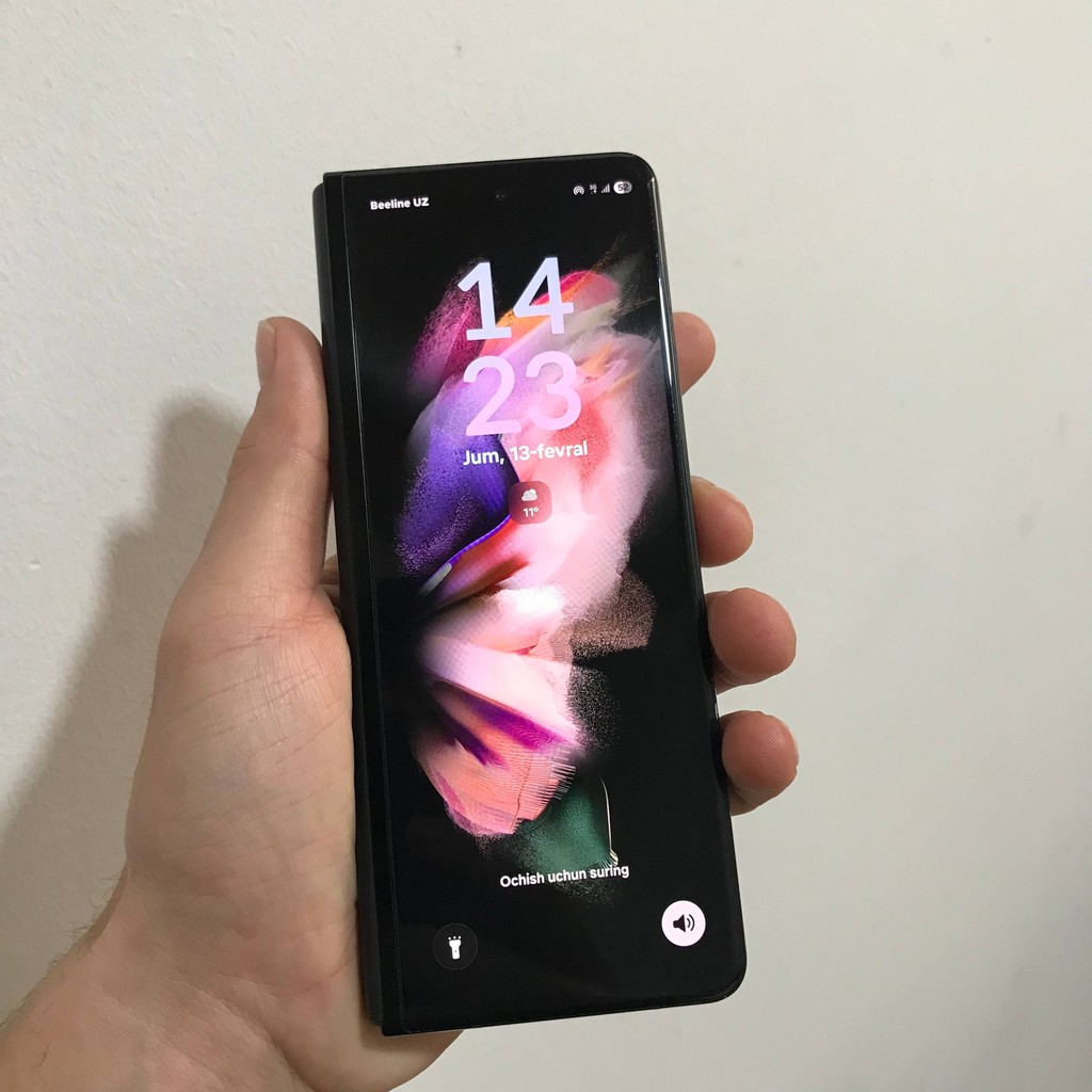 Samsung Galaxy Z Fold3 5G, 512GB, 12GB RAM, 120Hz image 3
