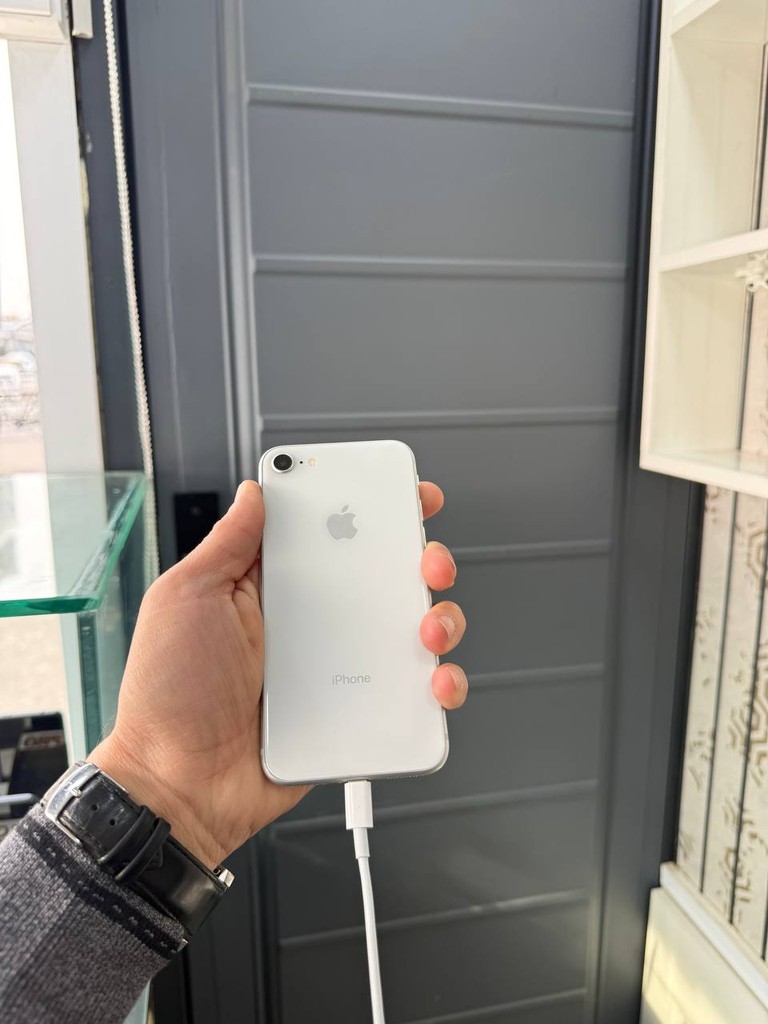 iPhone 8, 64GB, Ideal holat image 2