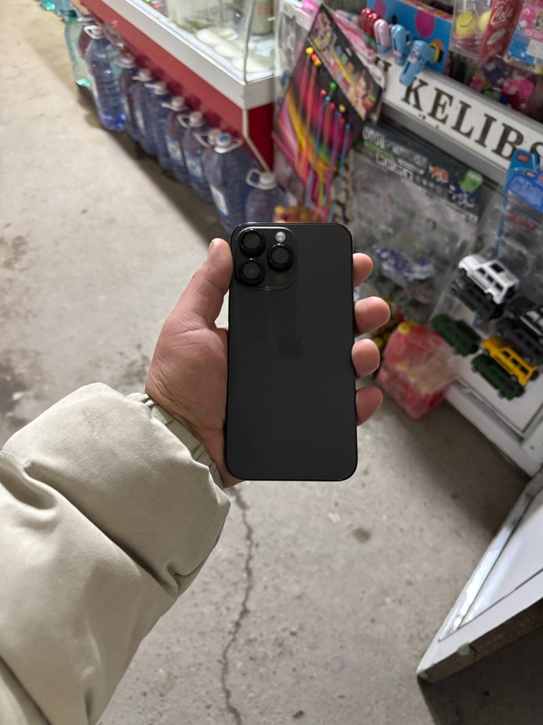 iPhone 14 Pro Max 256GB Black - LIKE NEW image 2