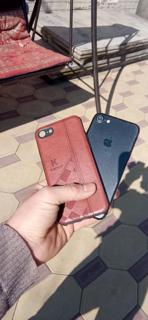 iPhone 7 - ishlamaydi, obmen mavjud, narx 550 ming image 1