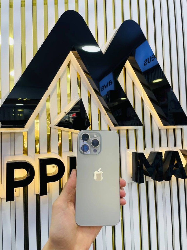 Apple iPhone 15 Pro Max 256GB - Natural Titanium, 87% batt, 30 kun garanti image 1