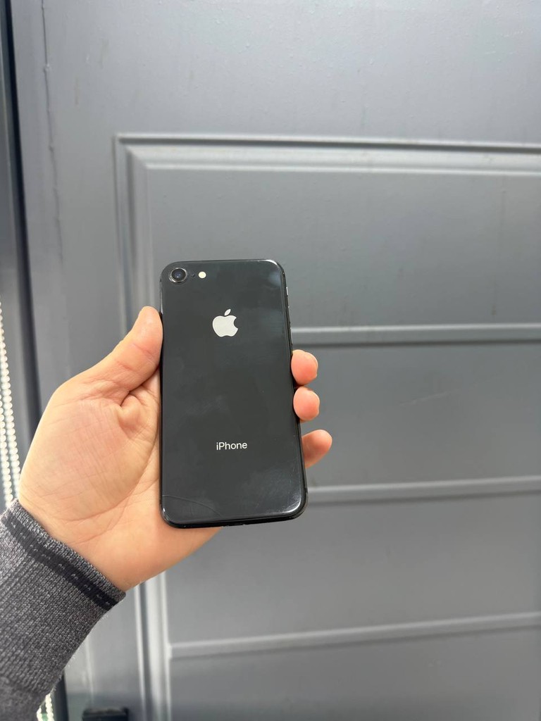 iPhone 8 64GB - Yaxshi holatda, 1 hafta garantiya image 2