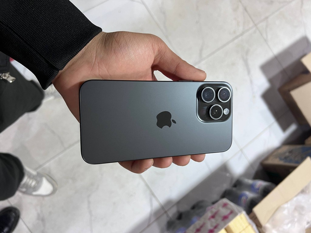 iPhone 15 Pro Max, 256GB, Qora, 84% Batareya, USED image 1