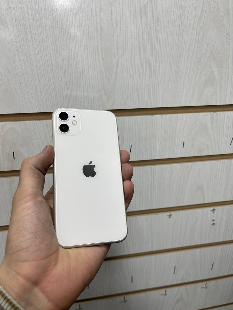 iPhone 11 64GB image 1